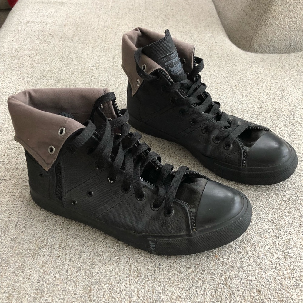 Men’s Canvas Levi’s Hi Tops